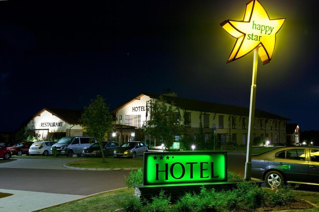 Wellness Hotel Happy Star Hnanice  Exterior photo